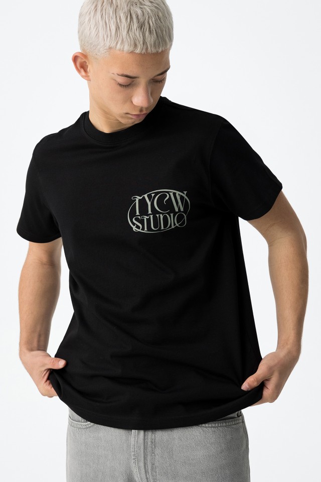 T-shirt Bsica com Relevo
