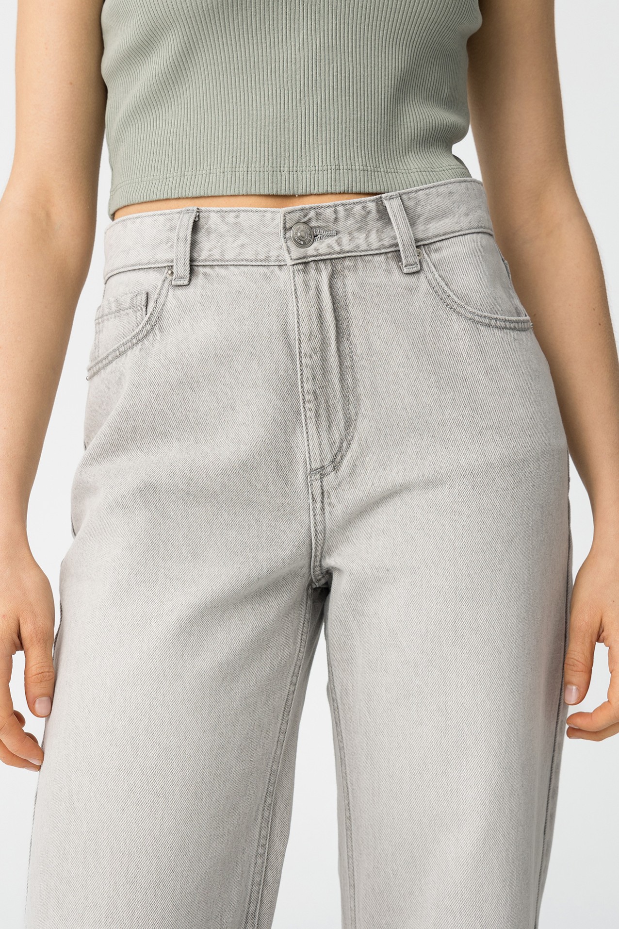 Taylor Straight Fit Jeans