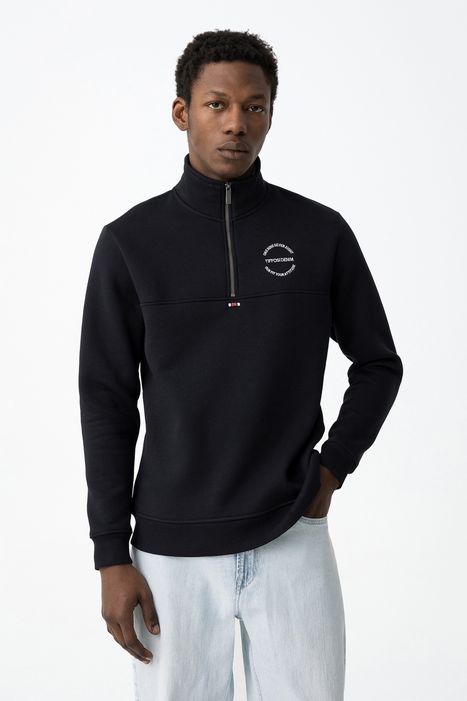Sweatshirt with Zipper