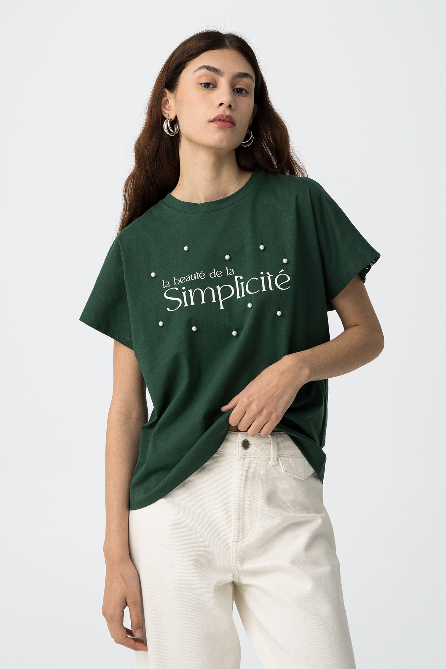 T-shirt com Estampado Frontal e Aplicaes
