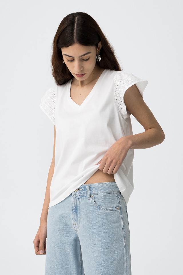 T-shirt com Mangas em Bordado Ingls