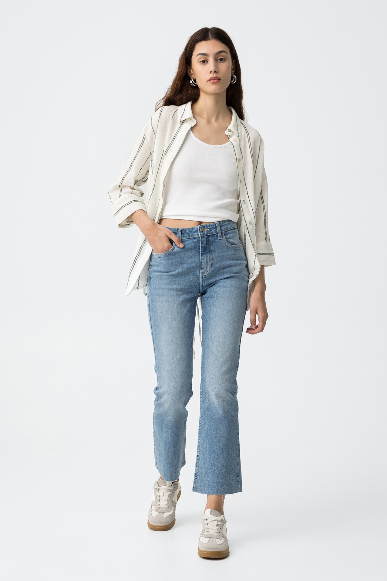 Micro Flare Cropped Jeans