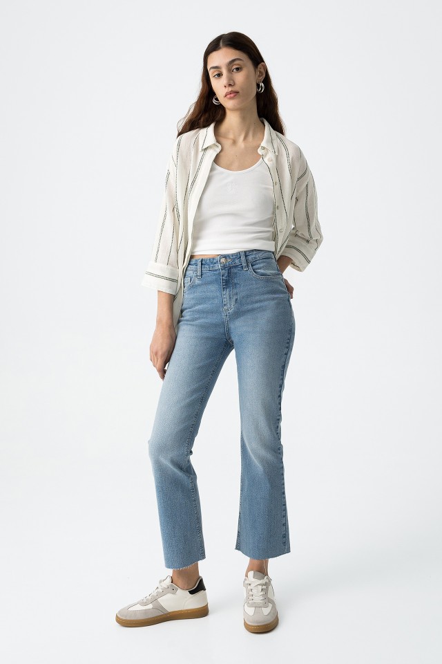 Vaqueros capri acampanados Megan