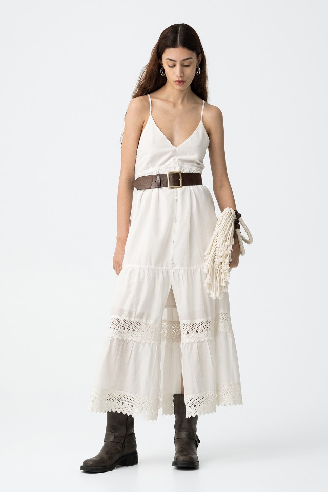 Vestido Midi com Detalhes em Renda