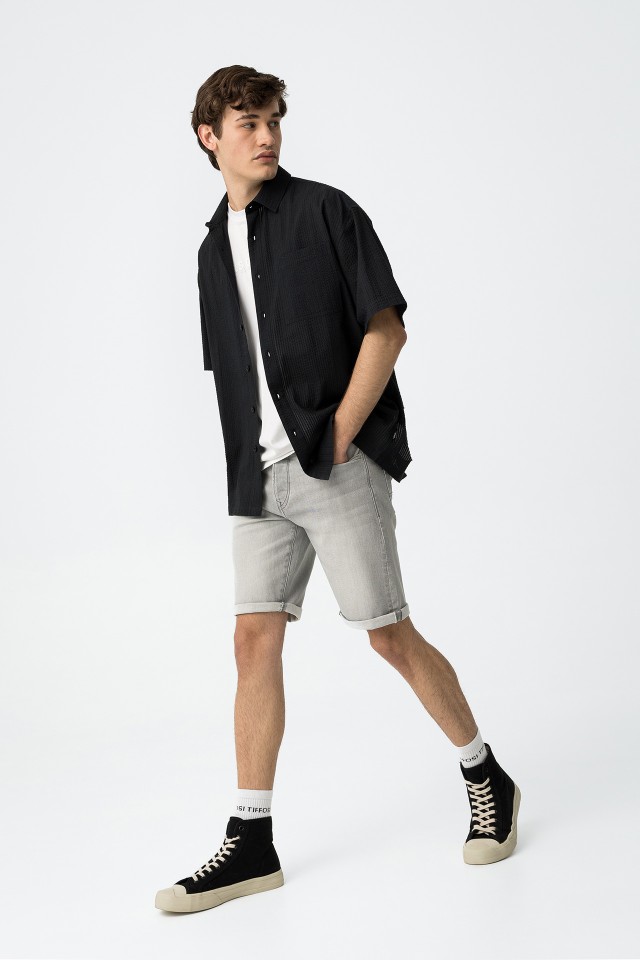Pantalones cortos de mezclilla Slim Fit