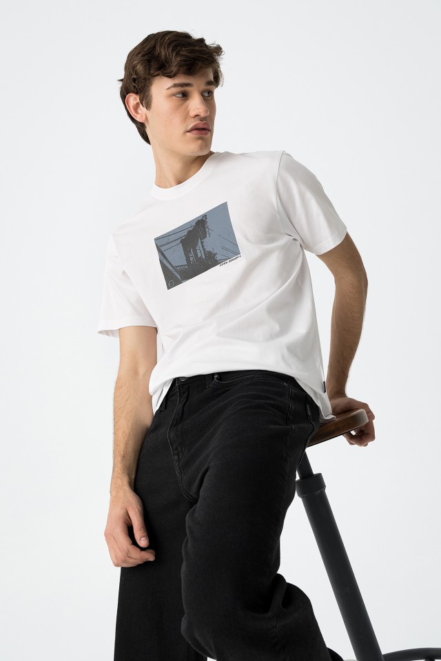 T-shirt with Front Print