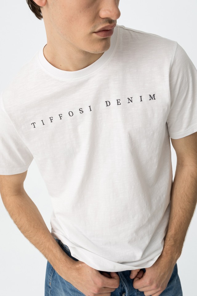 T-shirt Bordada