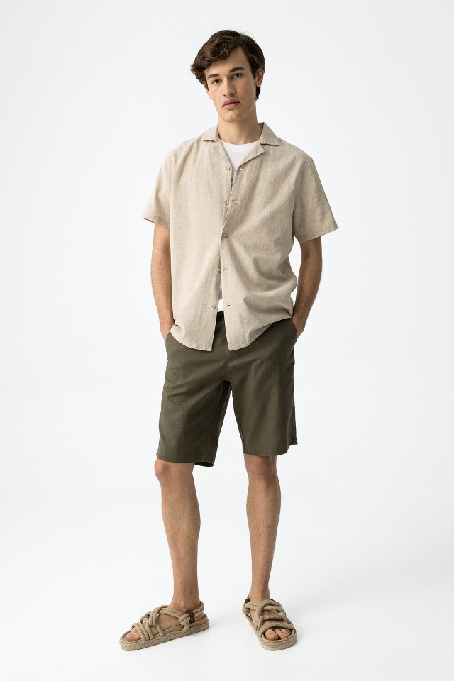 Shorts chinos de corte estndar en mezcla de lino