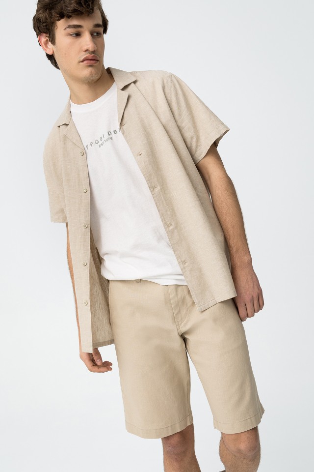 Pantalones cortos chinos de corte regular en mezcla de lino