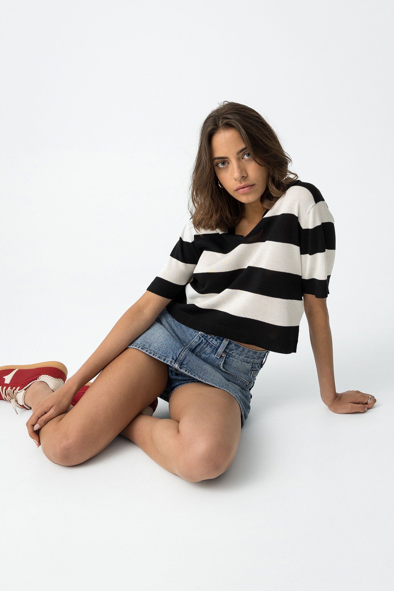Polo Cropped de Malha s Riscas