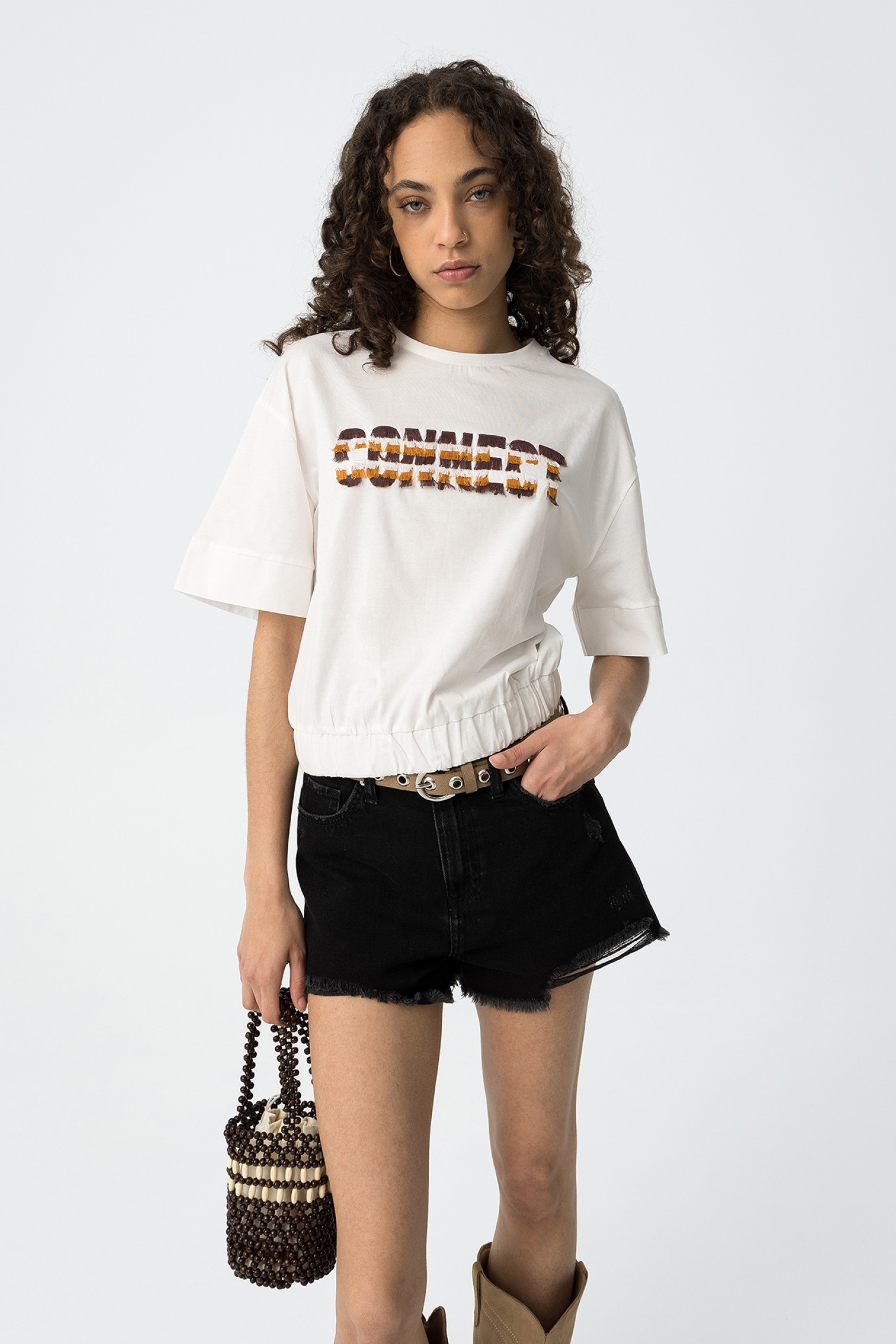 T-shirt com Aplicaes e Elstico na cintura