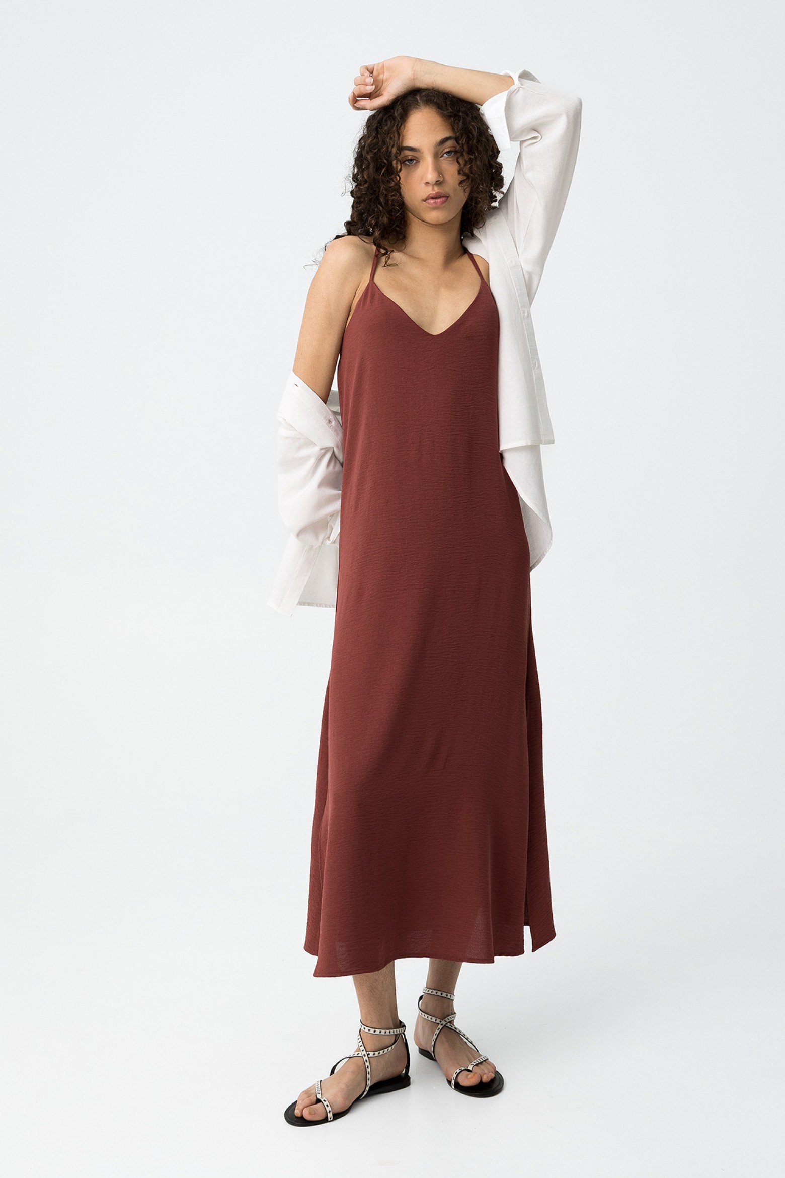 VESTIDO DE TIRANTES LARGO