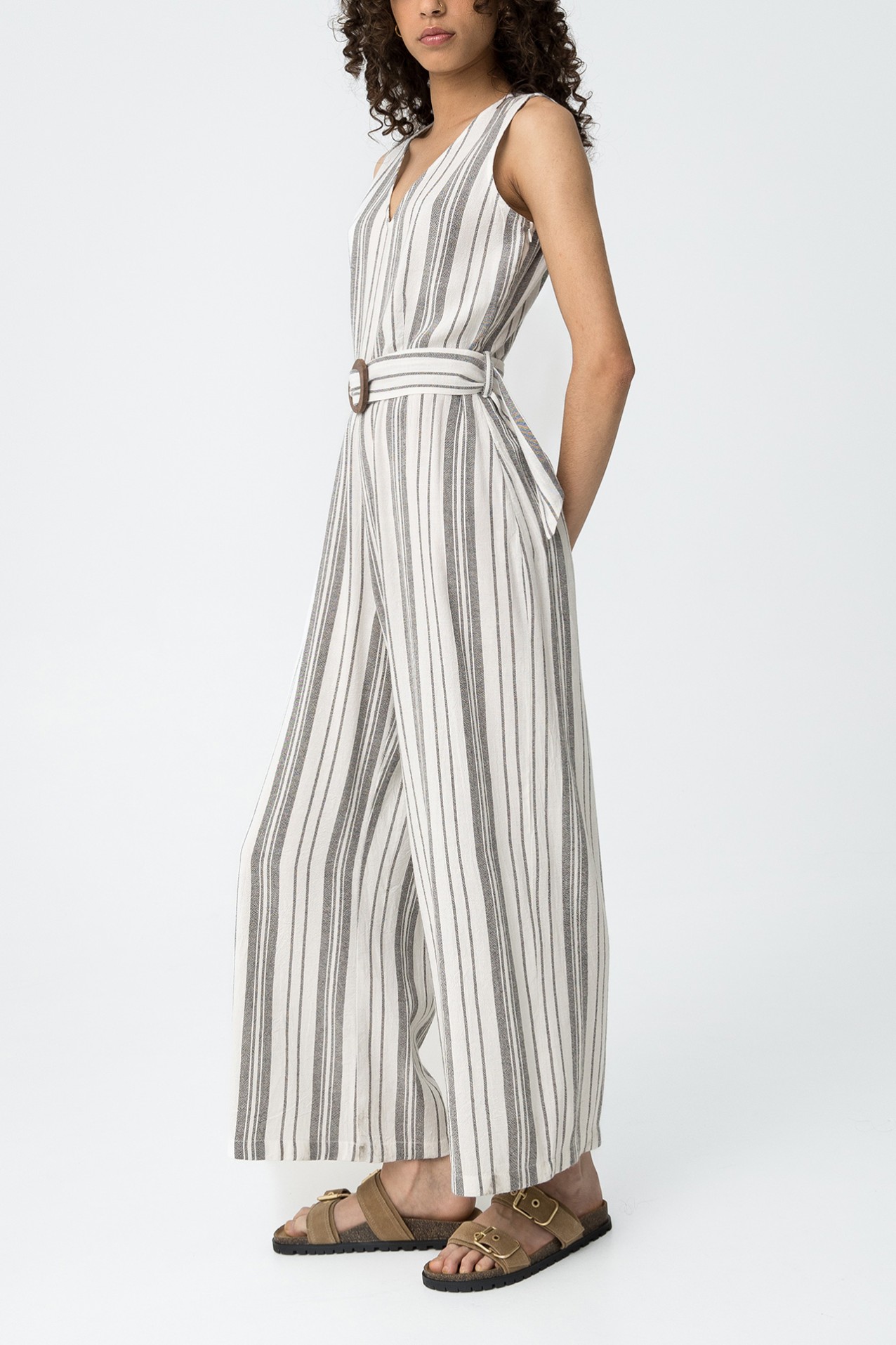 Mono a rayas elegante