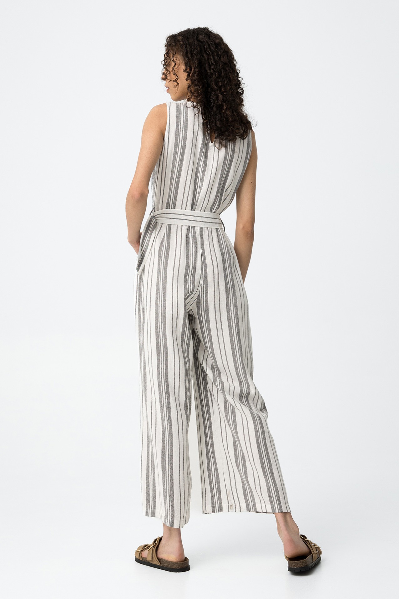 Mono a rayas elegante