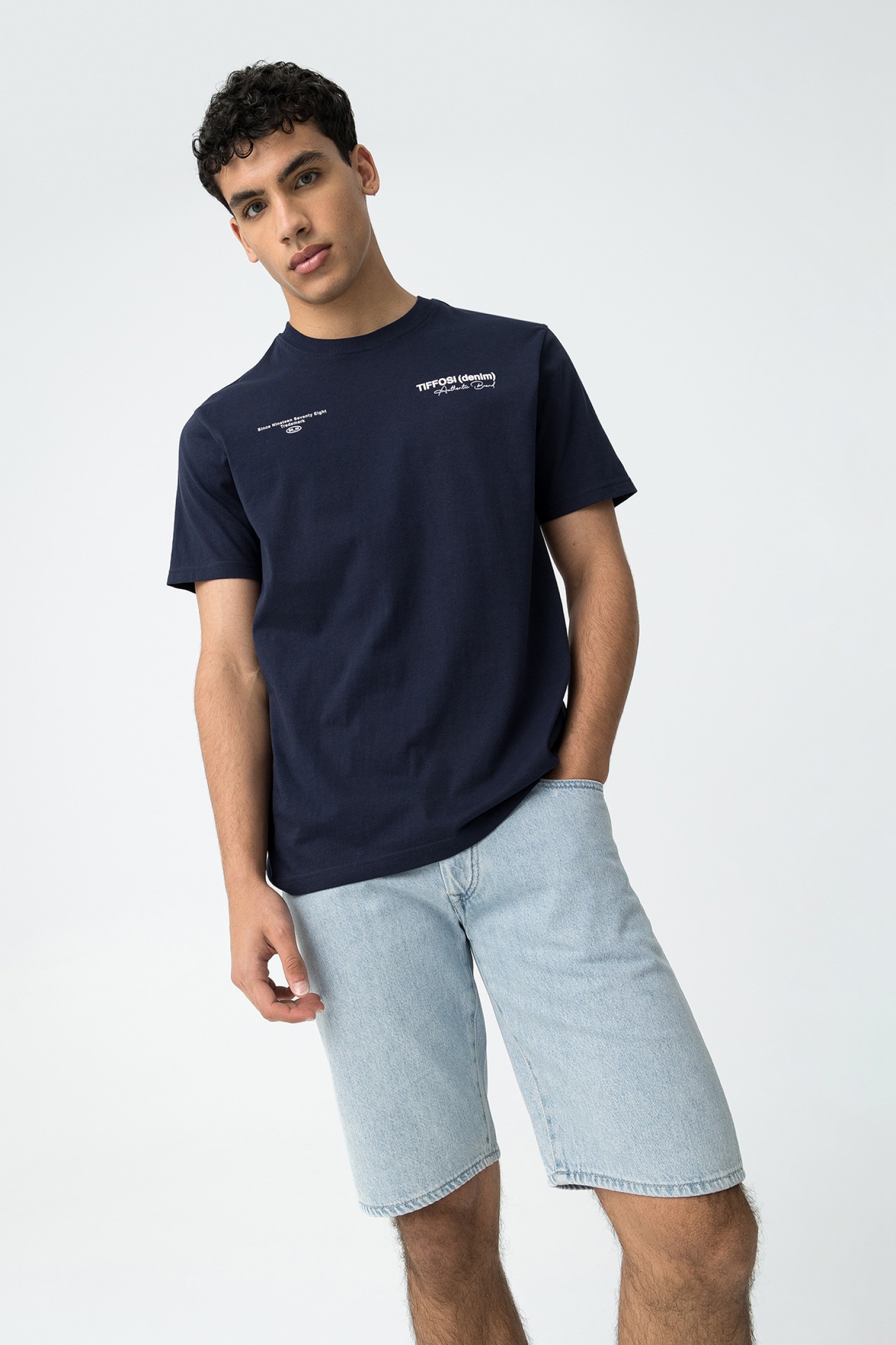 T-shirt com Estampado Frontal com Volume