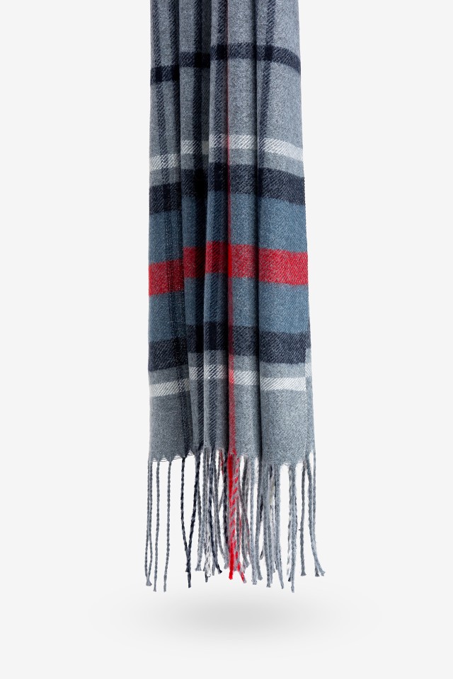 Checkered Scarf with Fringes