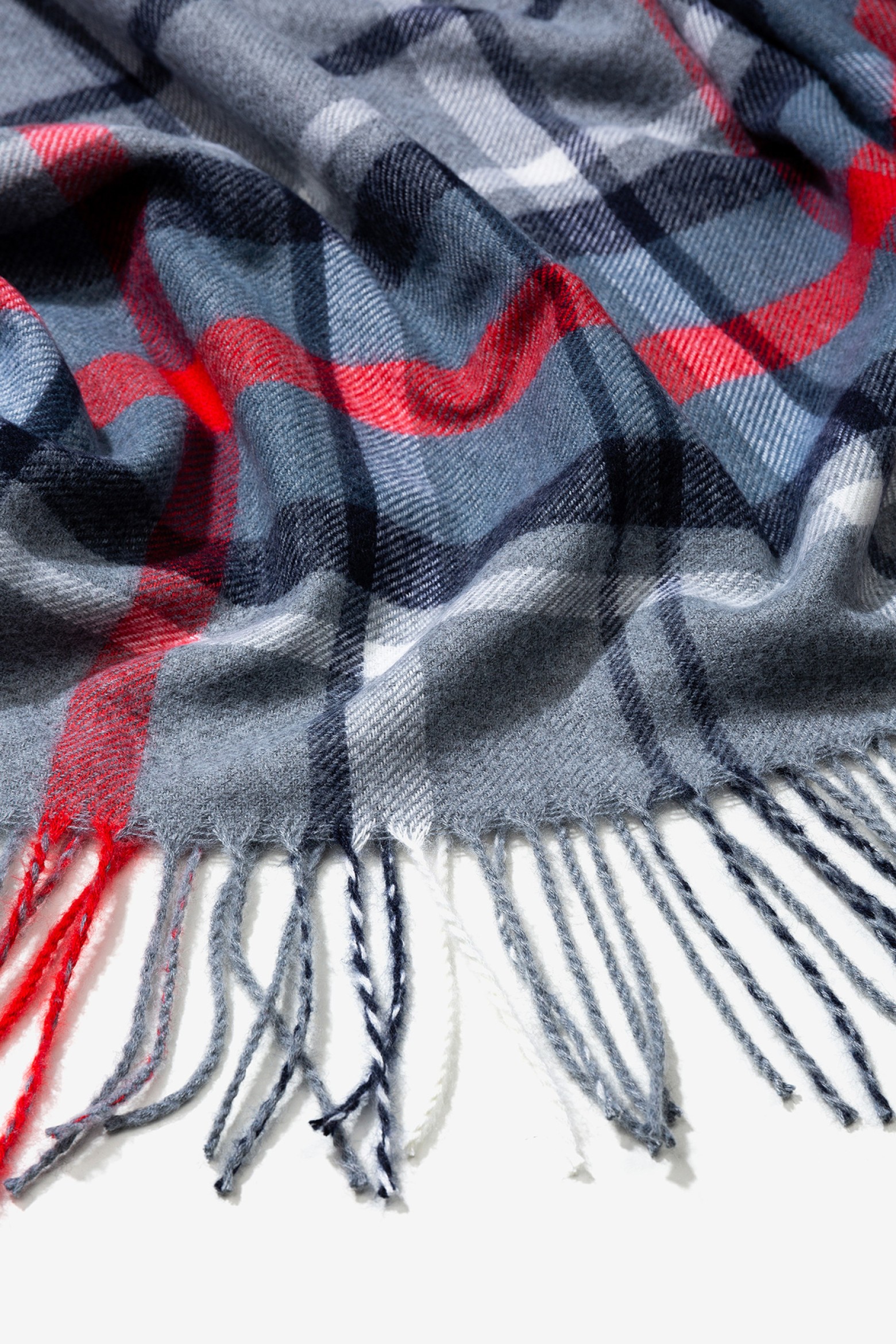 Checkered Scarf with Fringes