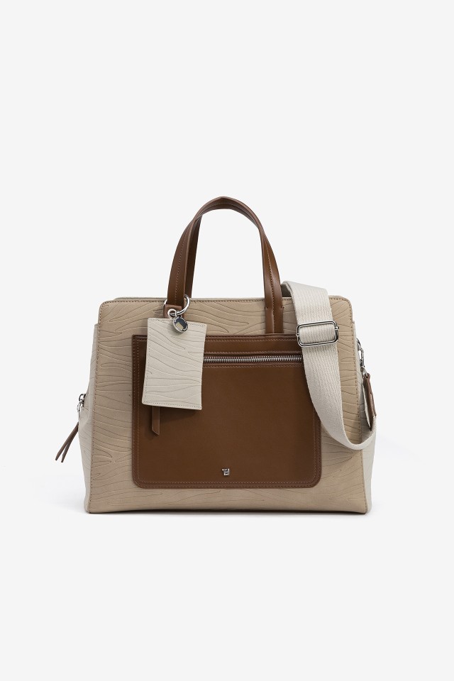 Tote bag mixes leather and suede effect