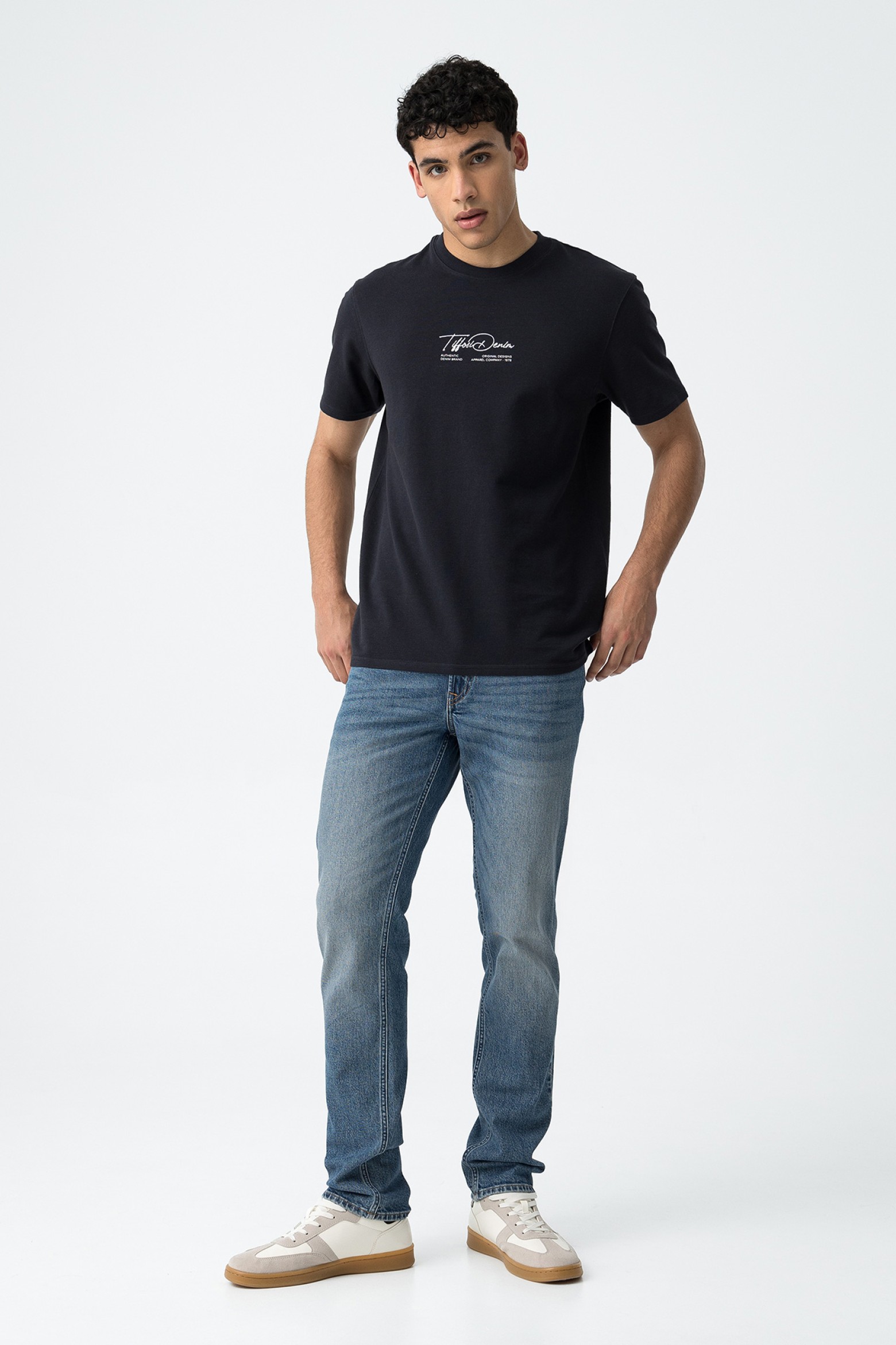 Leo Comfort Fit Jeans