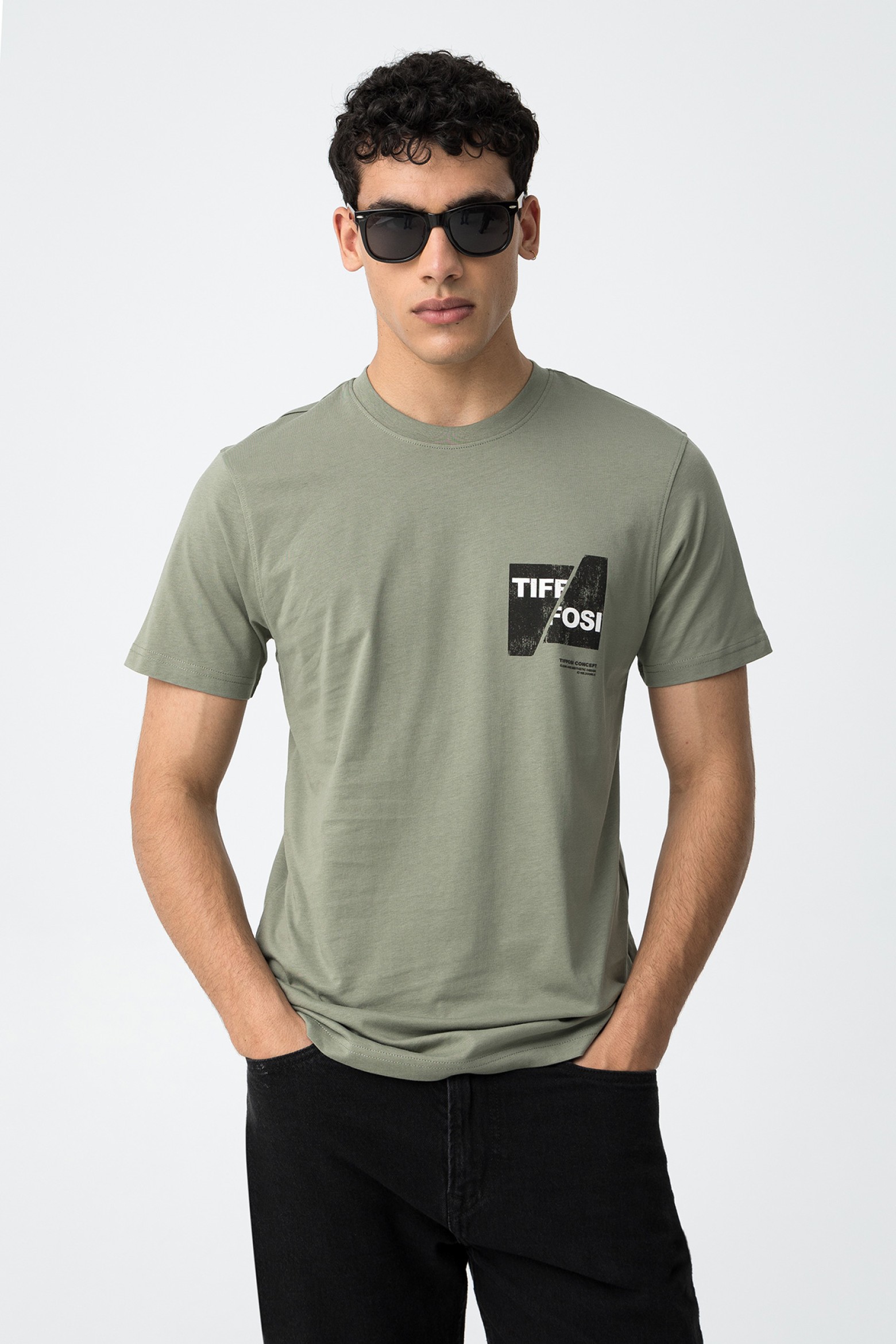 T-shirt com Estampado Frontal