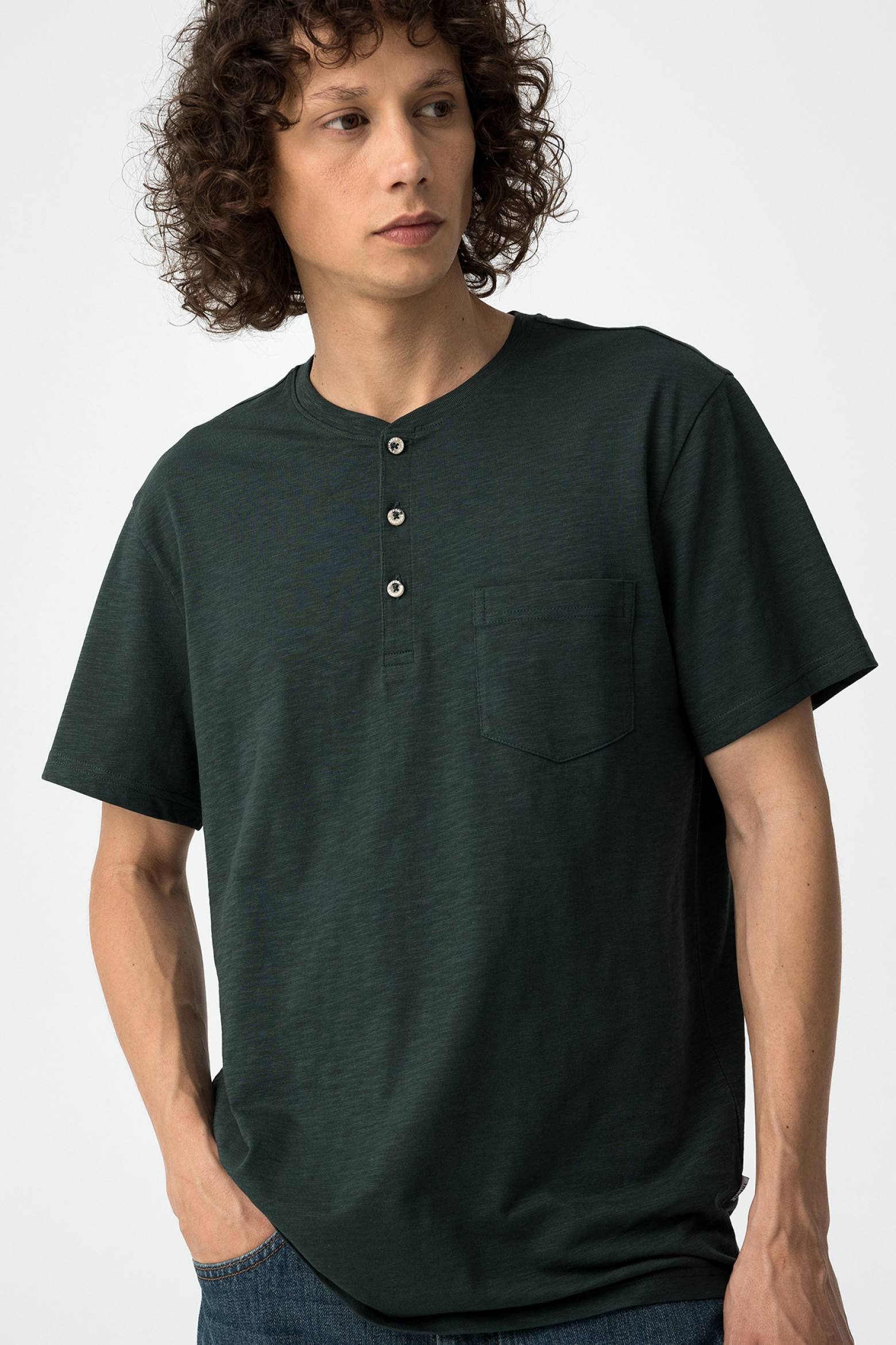 T-shirt Bsica Flam com Bolso