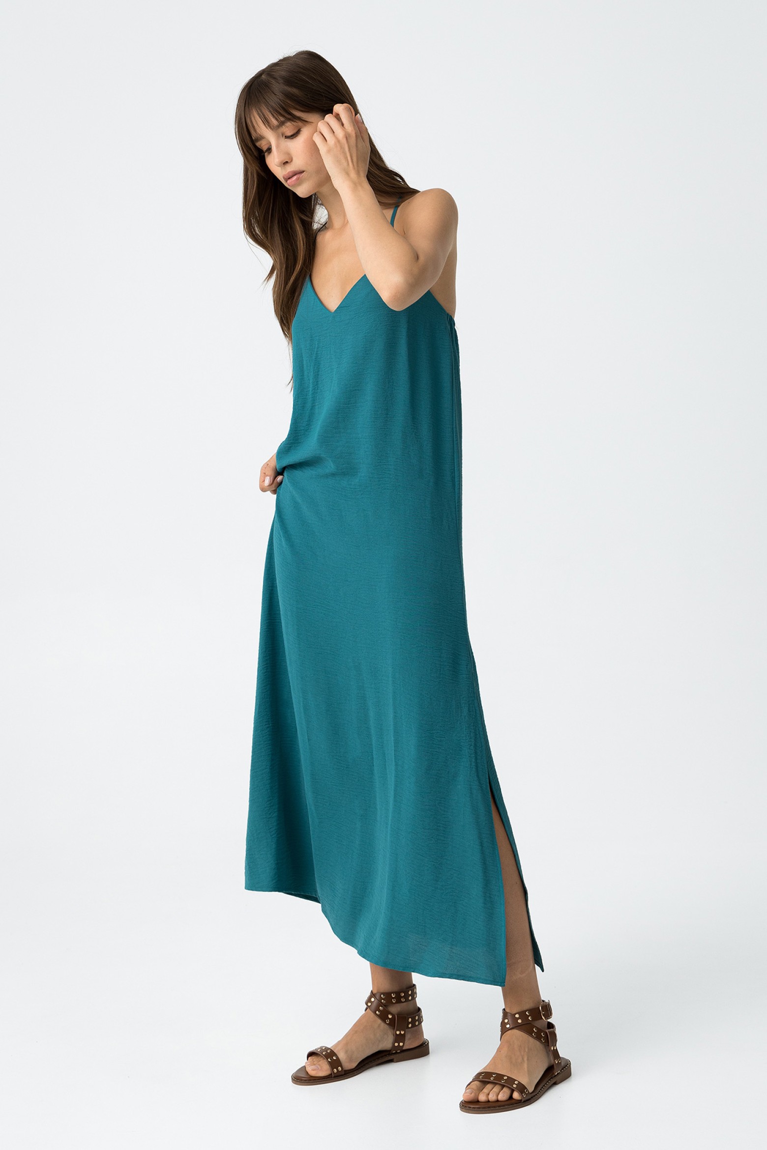 VESTIDO DE TIRANTES LARGO