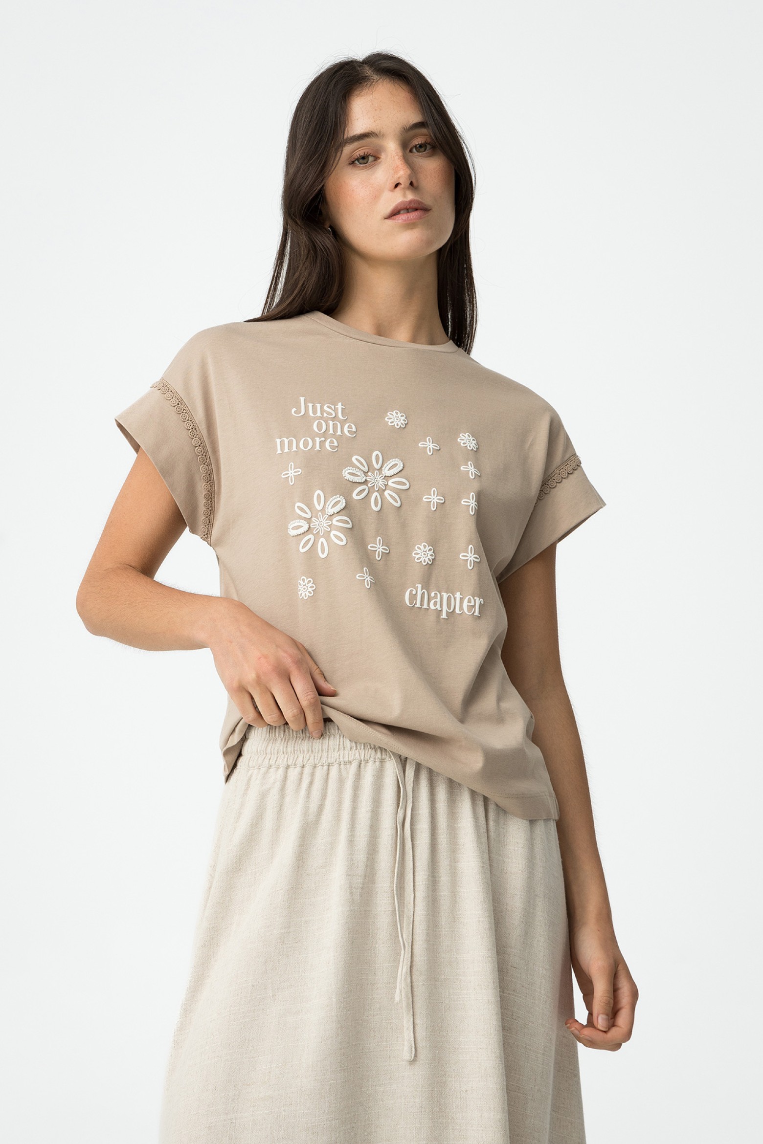T-shirt Estampada com Aplicaes