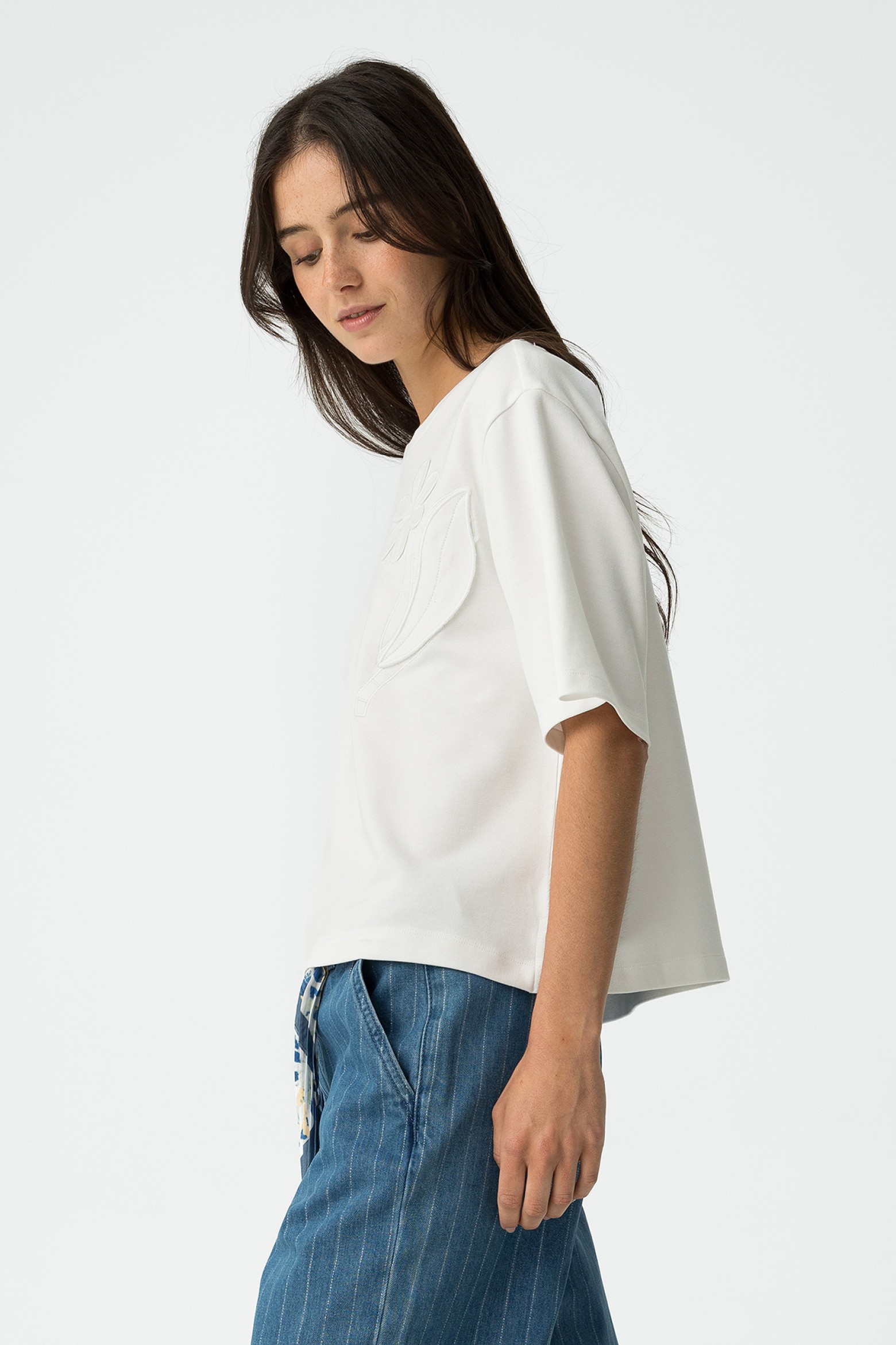Relaxed Fit T-shirt with Floral Application