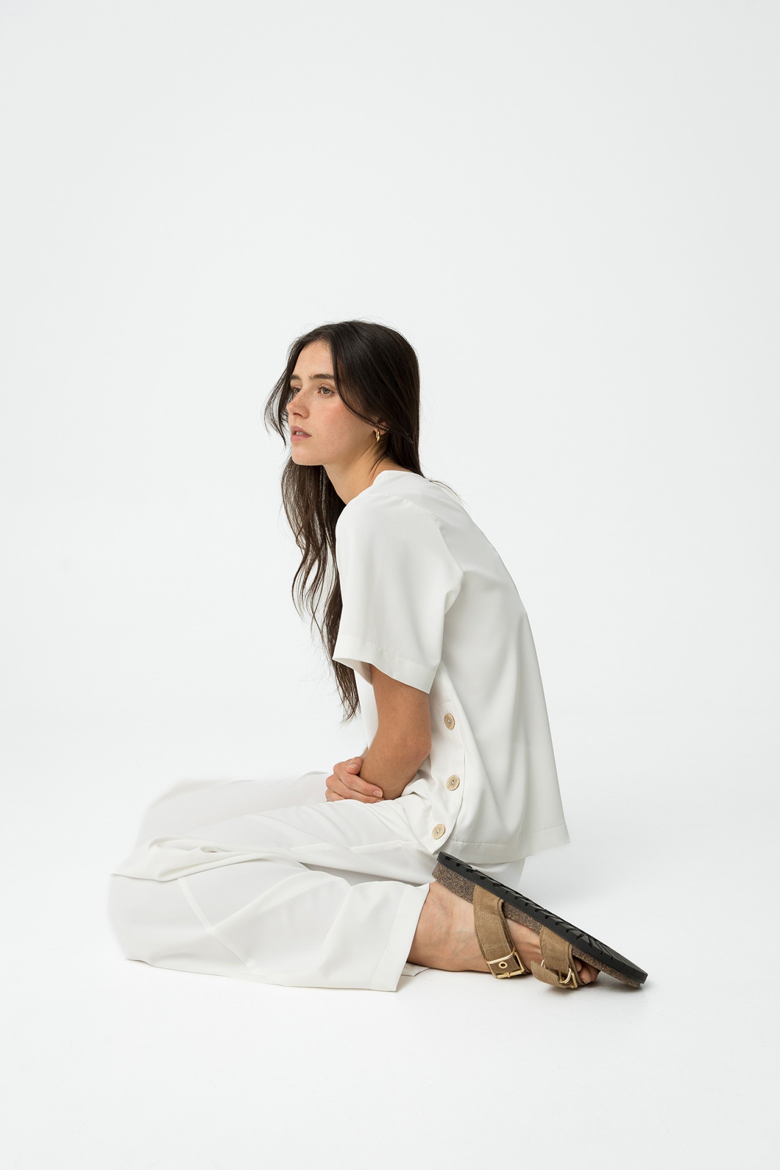 Blusa Fluda com Aplicao de Botes