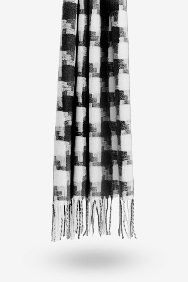 Checkered Fringe Scarf