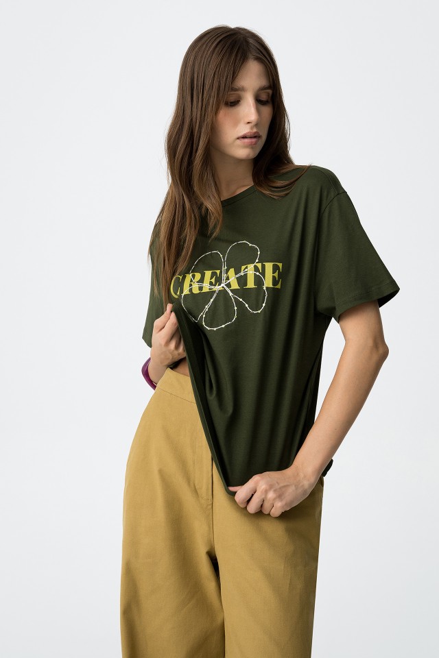 T-shirt com Estampado Frontal