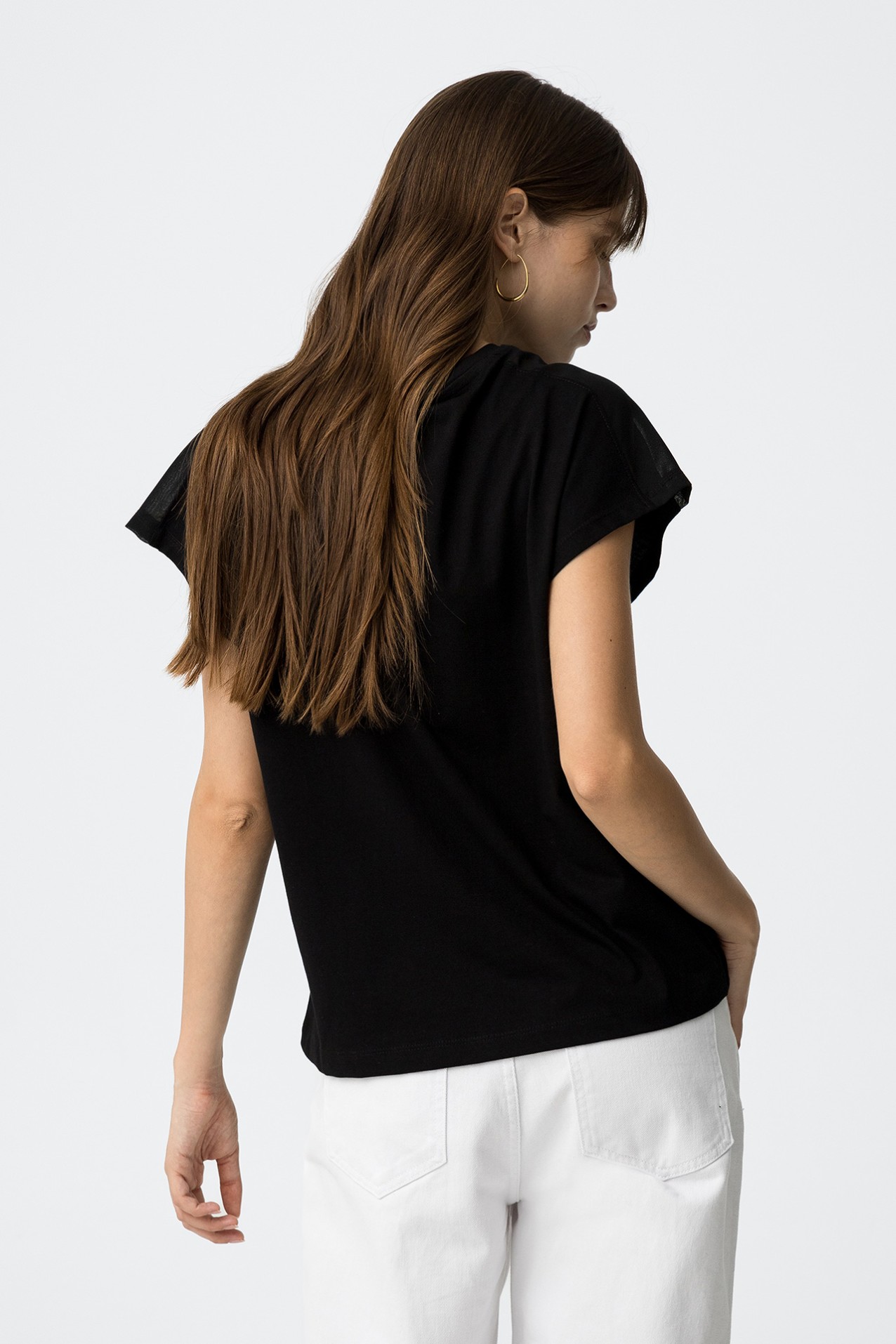 T-shirt com Aplicao e Bordado Frontal