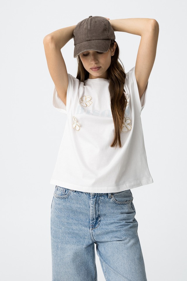 Camiseta con Aplicacin y Bordado Frontal