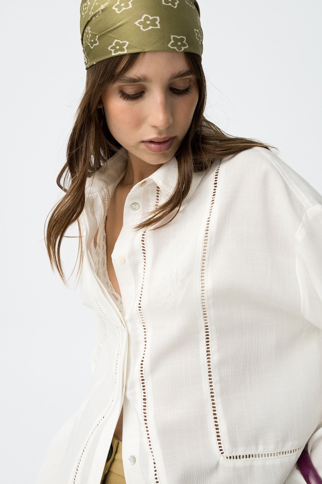 Camisa Relaxed Fit com Aberturas