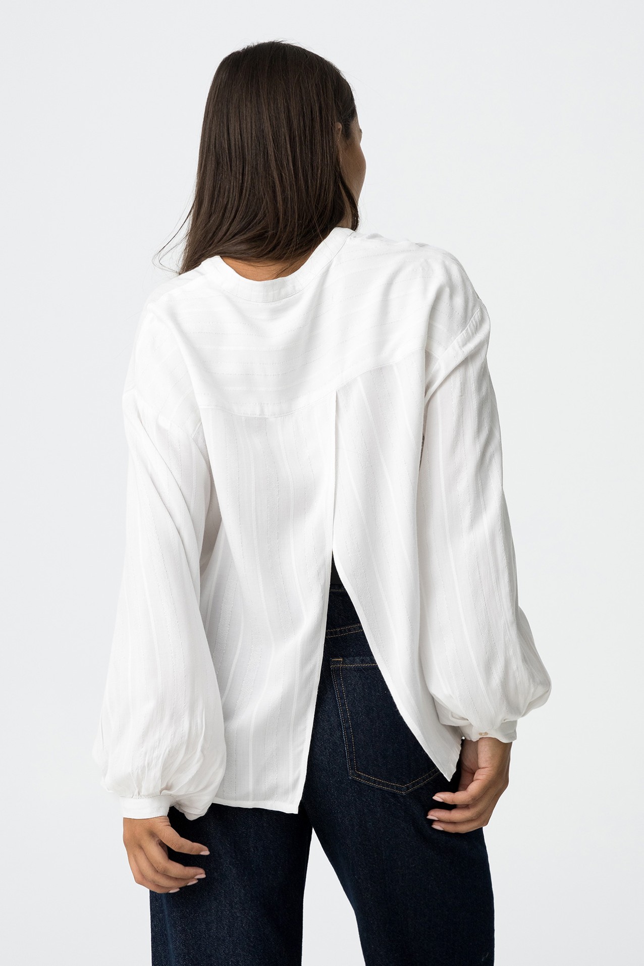 Blusa com Riscas e Fios Brilhantes