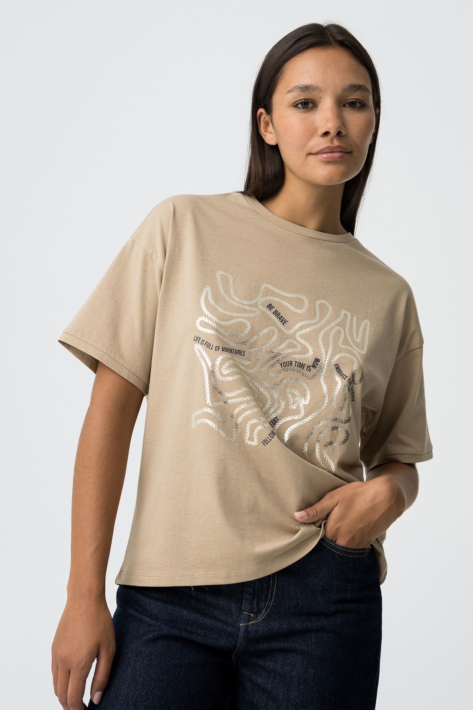 Camiseta con estampado metalizado
