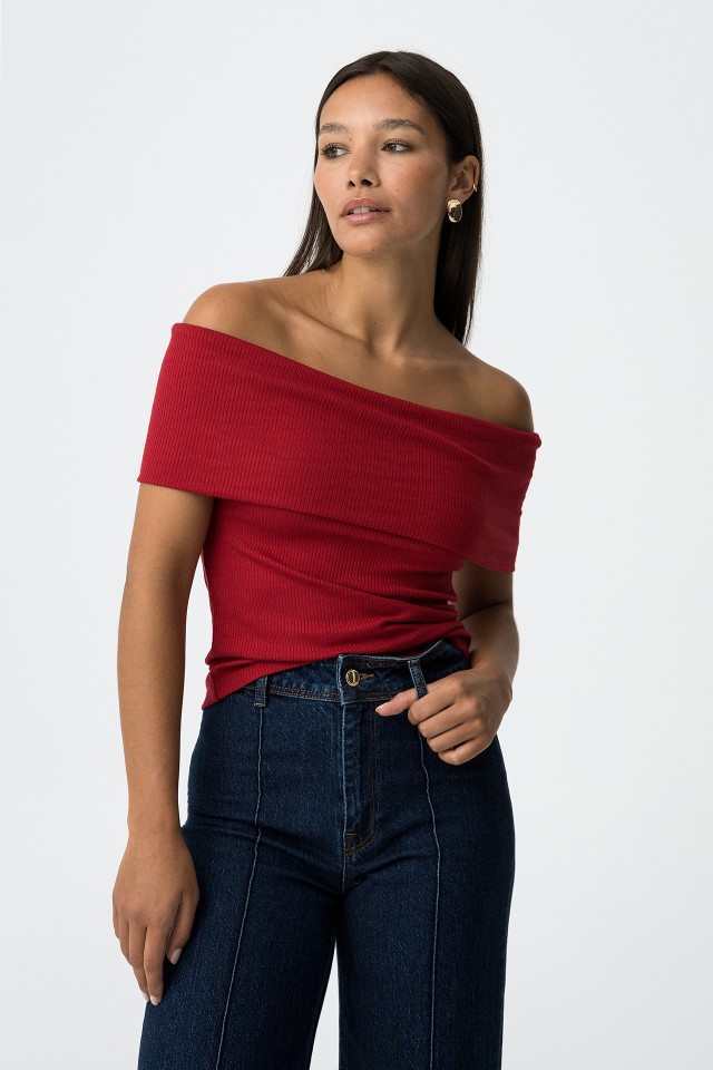 Top con hombros descubiertos