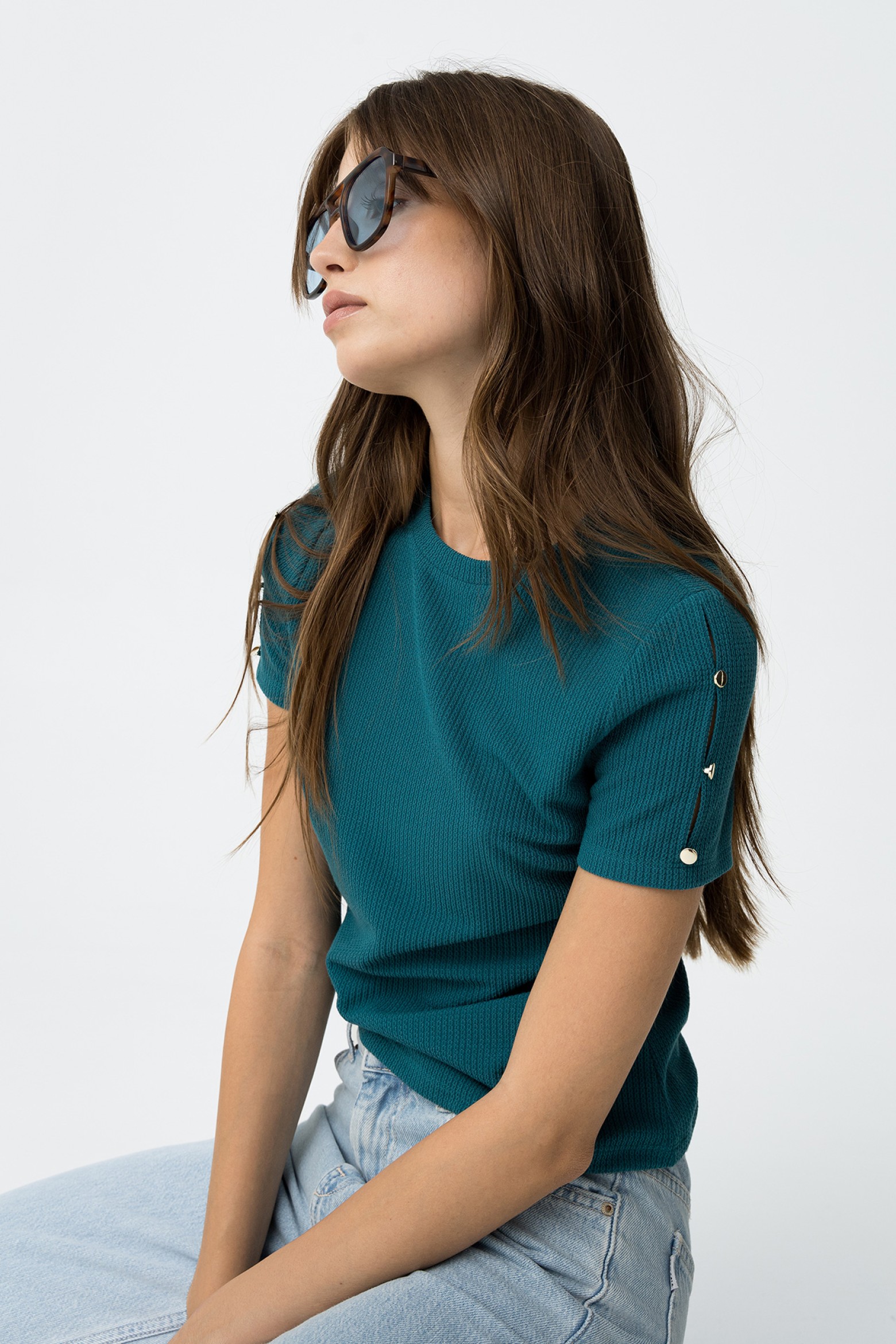 T-shirt com Textura e Botes