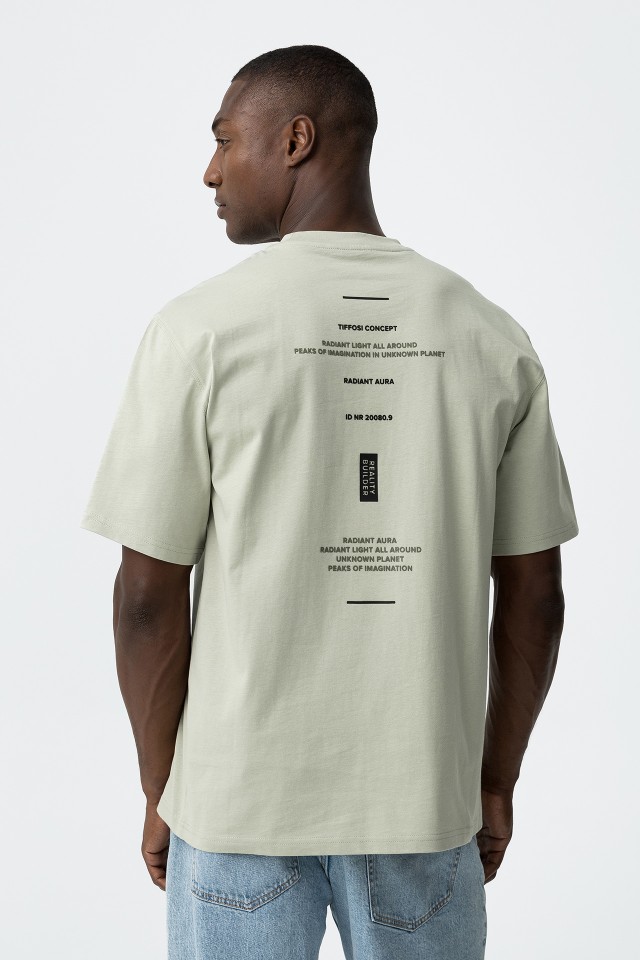 T-Shirt Estampado com Relevo