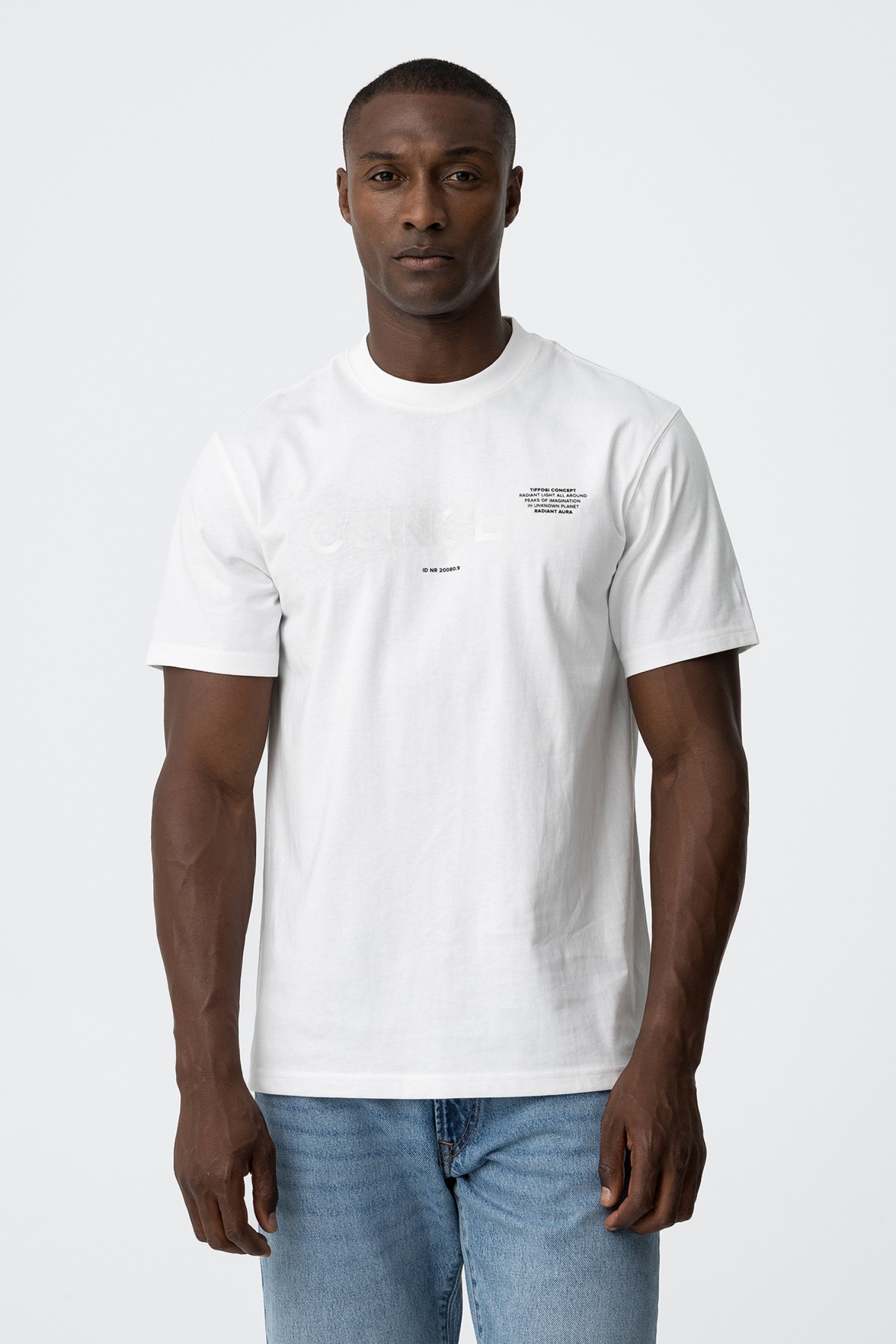 T-Shirt com Bolso Estampado