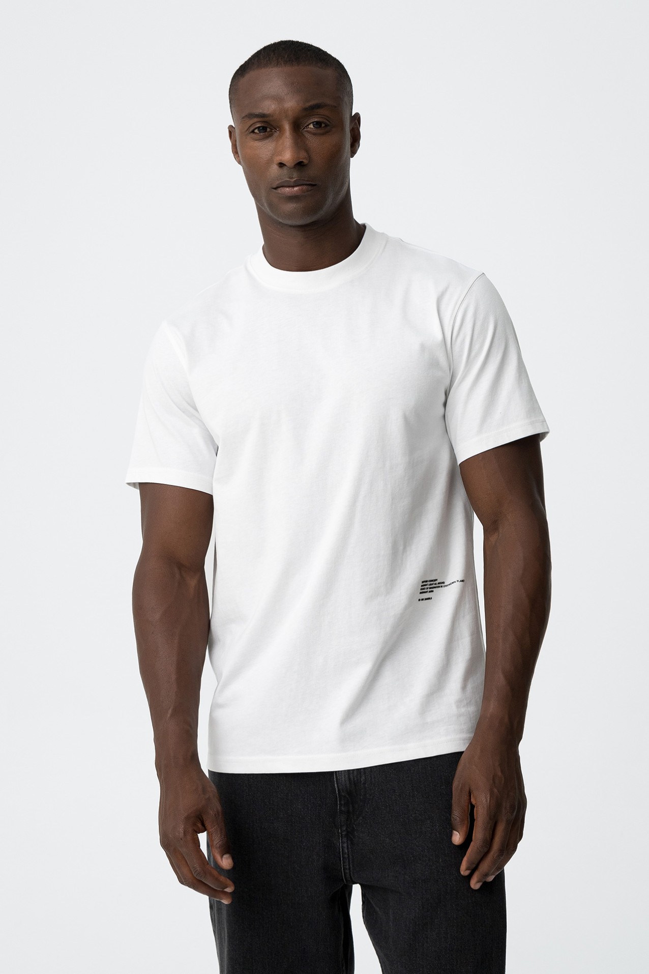 T-Shirt Estampado com Relevo