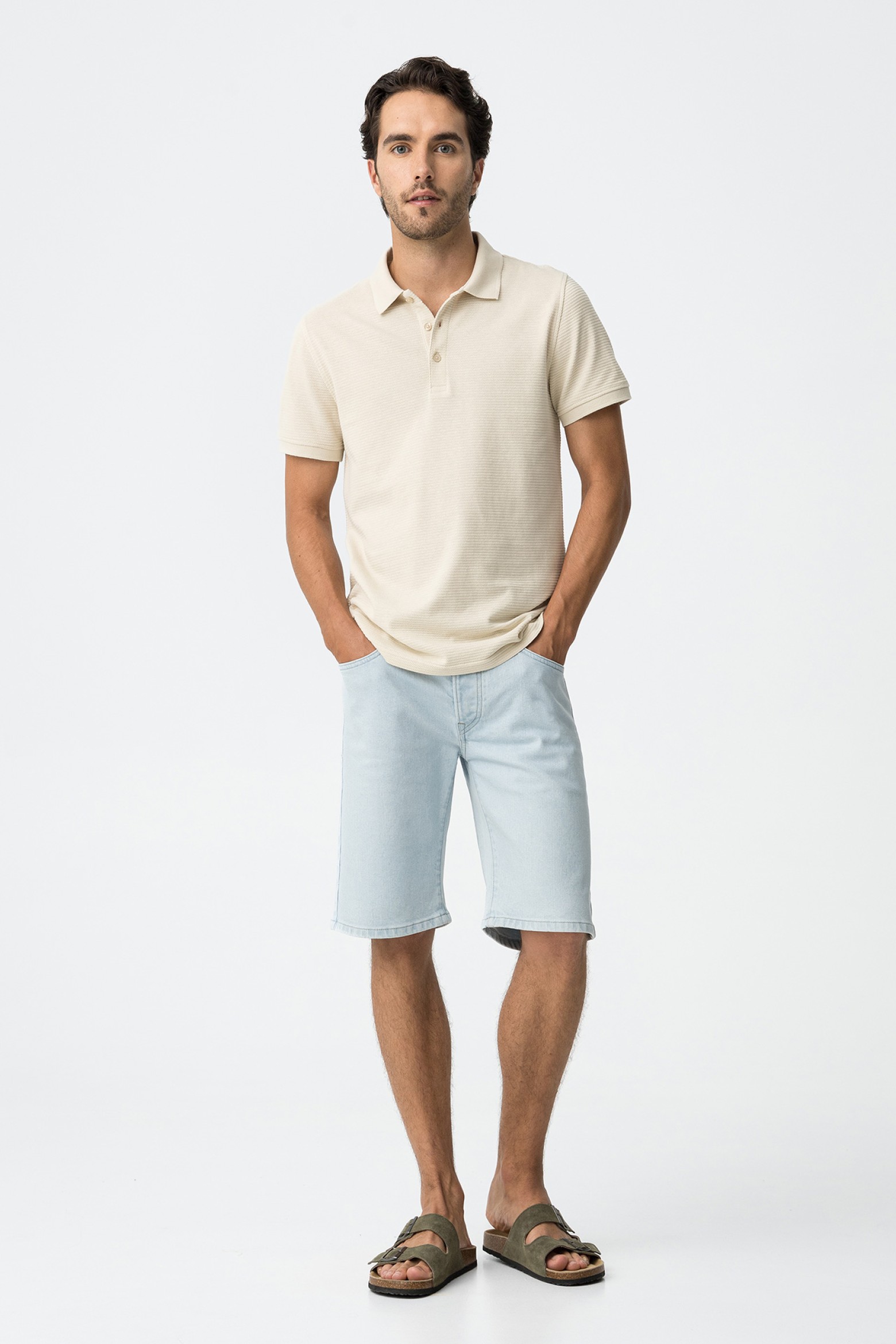 Comfort fit denim shorts