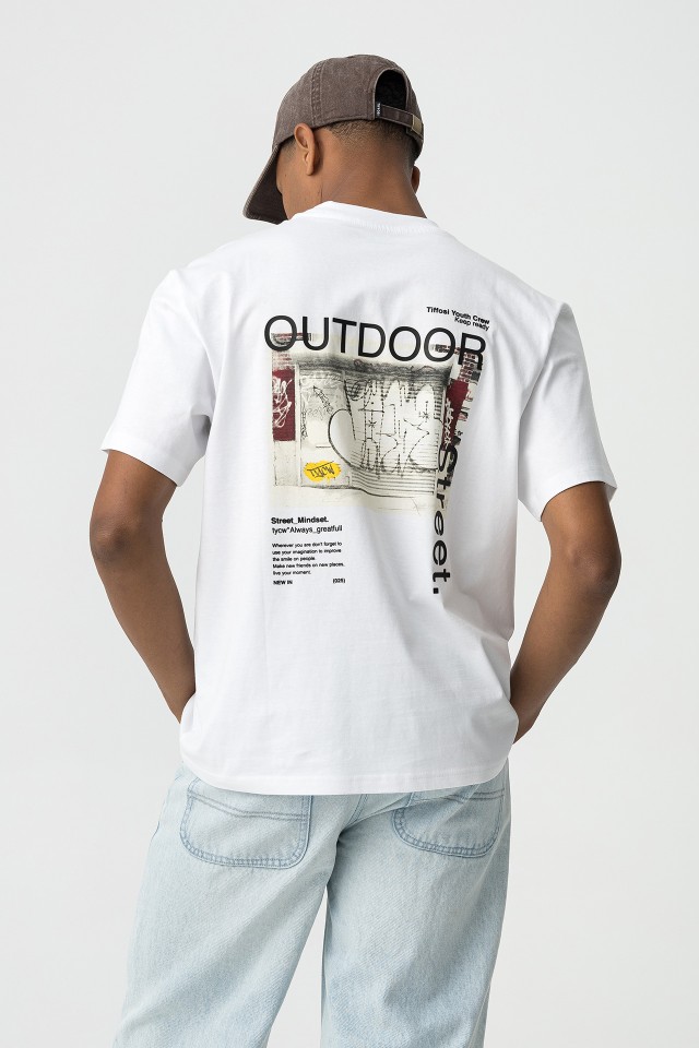 Camiseta Relaxed Estampada Graffiti