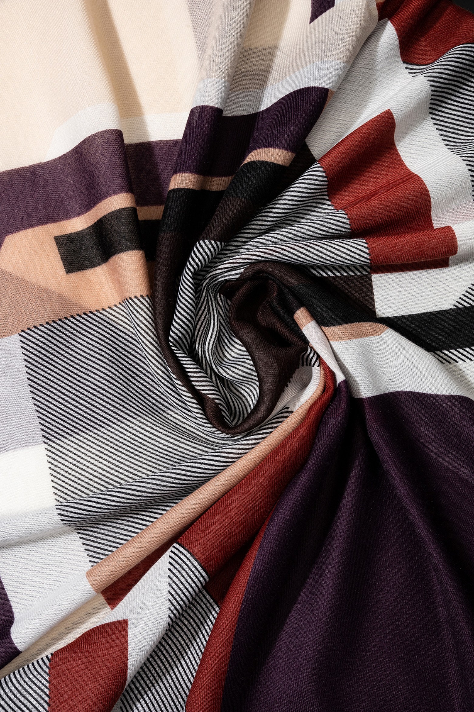 Pa�uelo Rectangular Estampado Geom�trico