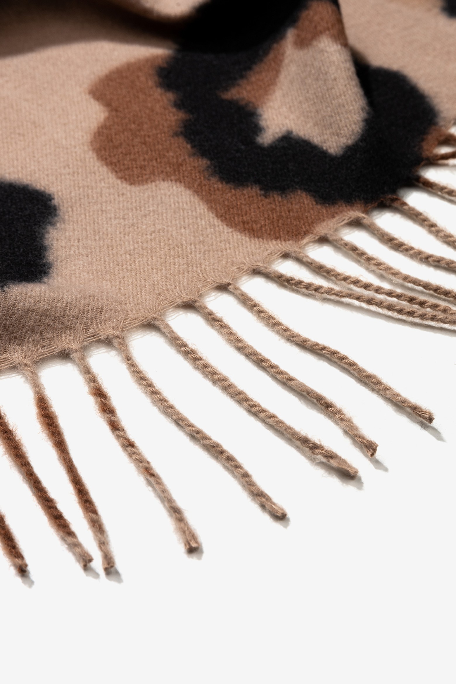 Bufanda Estampada Con Flecos