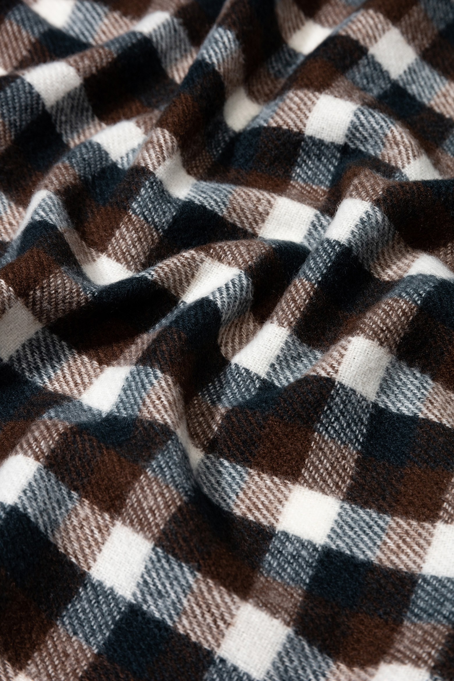 Checkered Scarf With Fringes