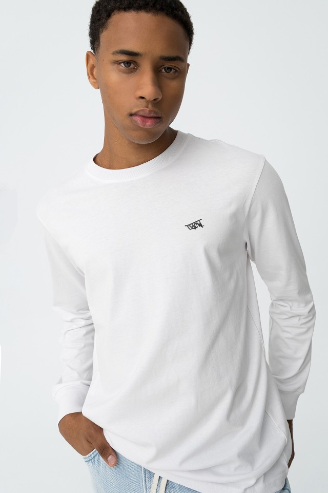 Camiseta Manga Larga Con Espalda Estampada