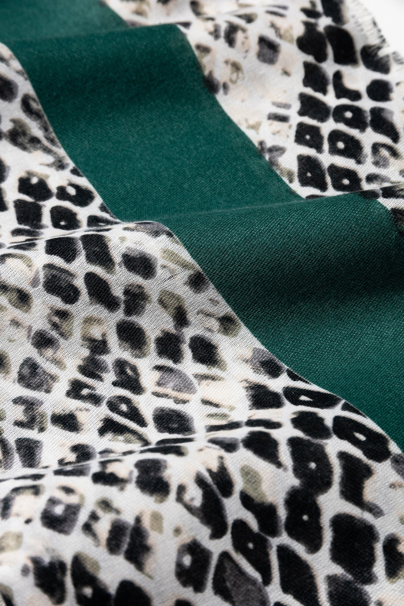 Leno Retangular Estampado Serpente