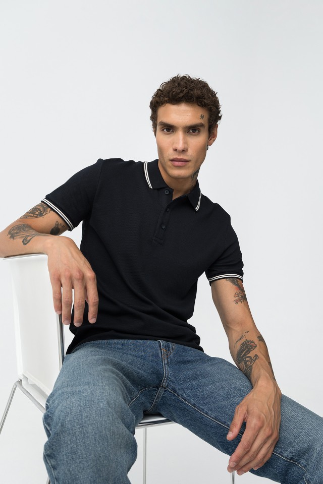 Polo com Contraste de Cor