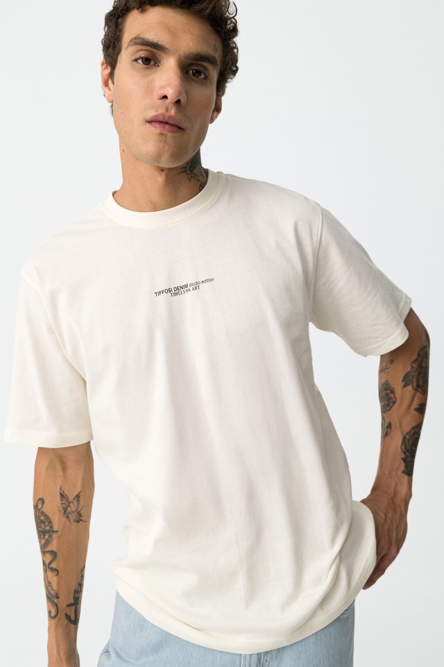 Camiseta relaxed con bordado en la espalda